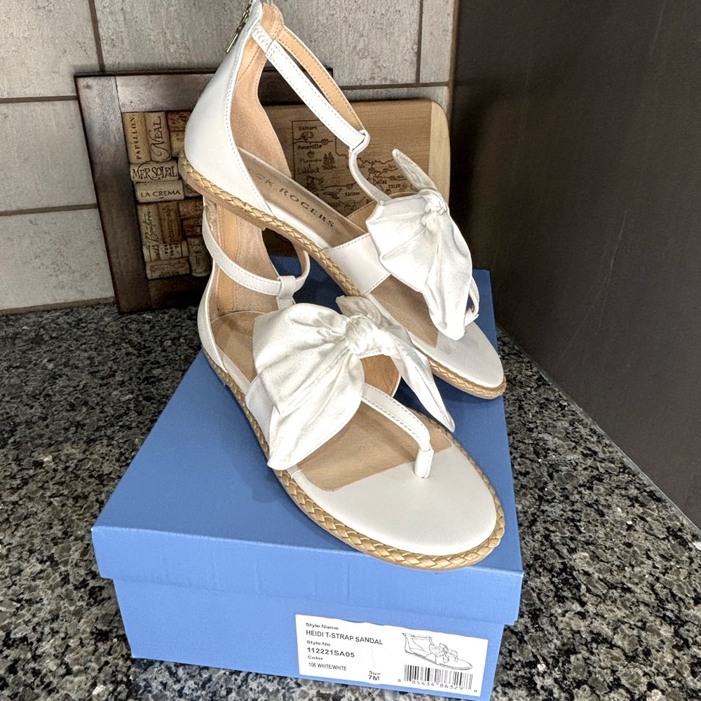 Jack Rogers Heidi T-Strap White Satin Bow Sandals Size 7 New In Box - Picture 3 of 10